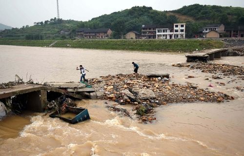 您经历过双抢吗湖南暴雨致8个乡镇20个村进水湖南暴雨泥水冲进村